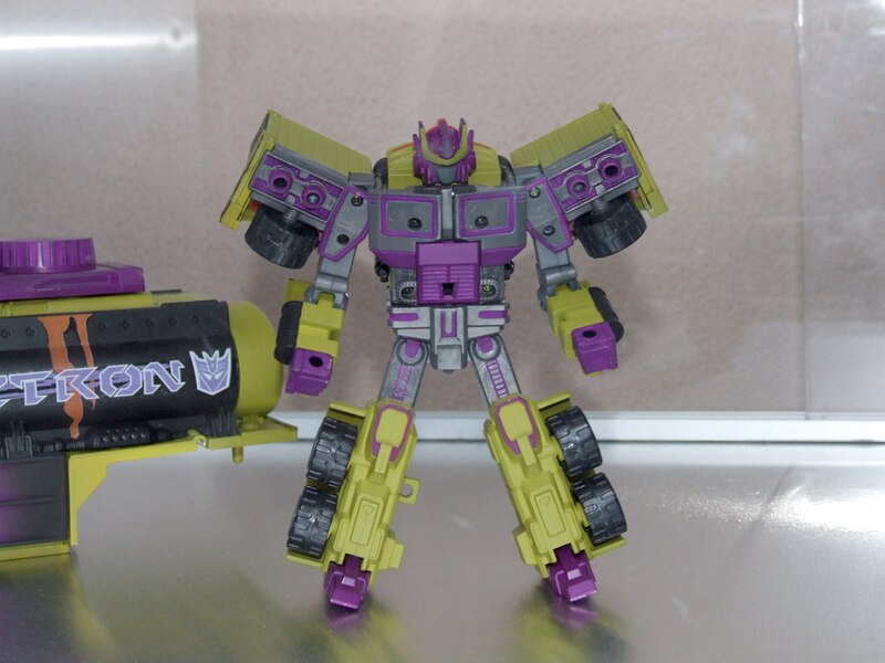 Daily Prime   BotCon 2007 Unreleased Universe Toxitron Image  (2 of 13)